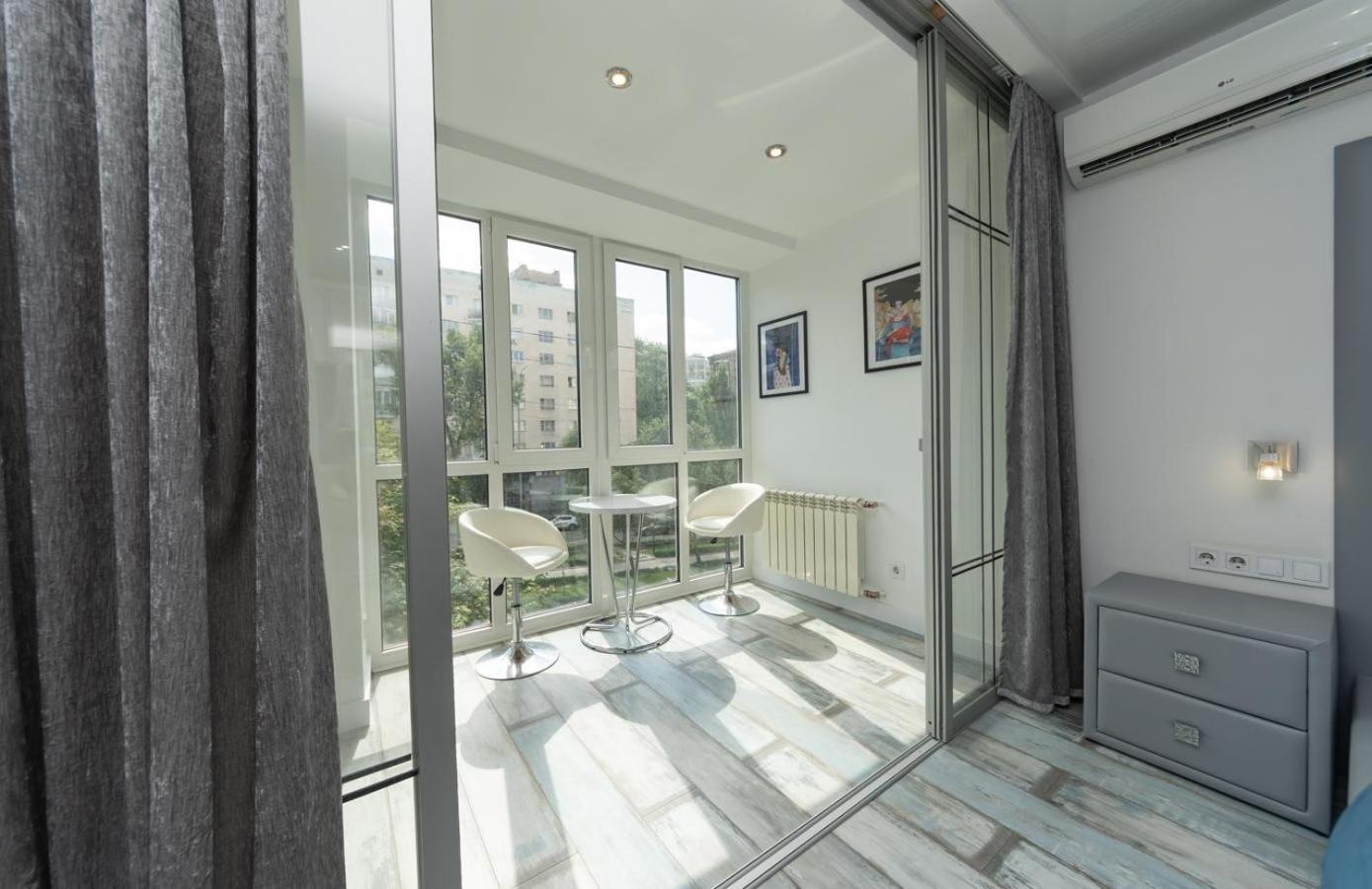 Apartamento Flat24 On Lesi Ukrainki 3 Kiev Exterior foto